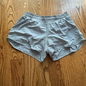 SIZE 8 lululemon Hotty Hot High-Rise Lined Short
2.5 rhino gray